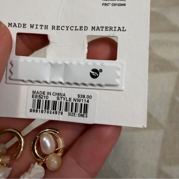 Madewell Mother of Pearl Charm Huggie Hoop Earrings - Picture 4 of 4